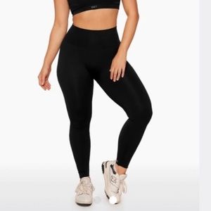 SET ACTIVE black leggings Medium